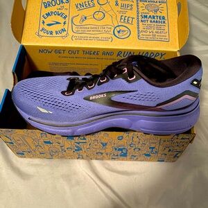 Brooks Womens Ghost 15 Purple/Pink/Black Size 7.5 Like New with Box!